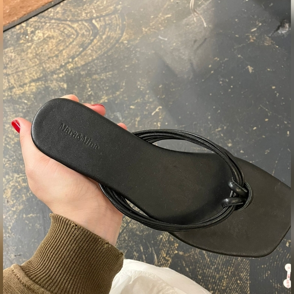 Sz 7 new no box Mara and Mine flats - Picture 1 of 1